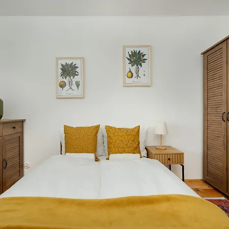 Miedziana Stylish & Cosy With Balcony By Renters Apartmán Vratislav