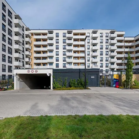Miedziana Stylish & Cosy With Balcony By Renters