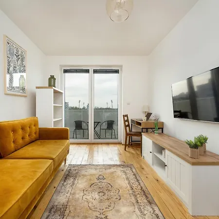 Miedziana Stylish & Cosy With Balcony By Renters Apartmán Vratislav
